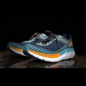 Hoka Clifton 5